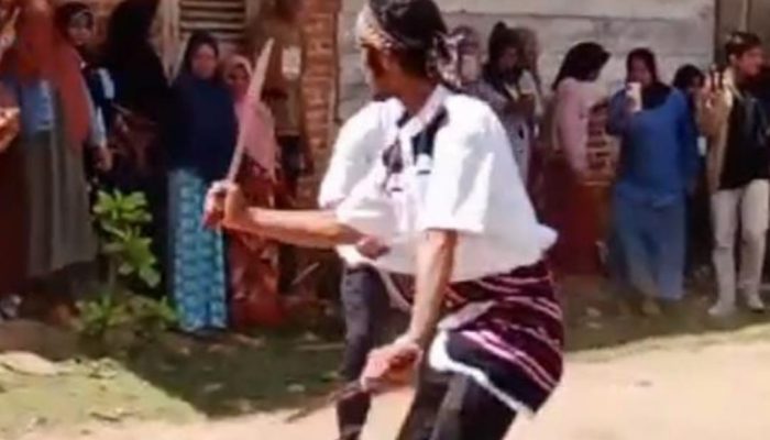 Pertunjukan Ewa Wuna, Tradisi Penyambutan Tamu Dilestarikan Masyarakat Suku Muna