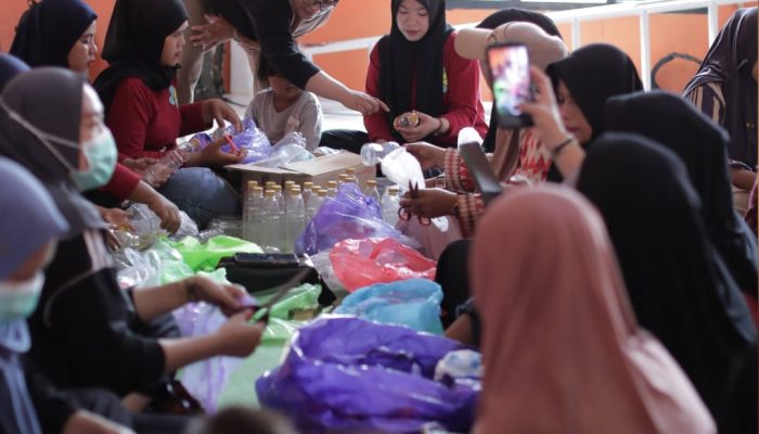Hari Lingkungan Hidup Sedunia, PT Vale Ajak Ibu PKK Belajar Daur Ulang Sampah Plastik