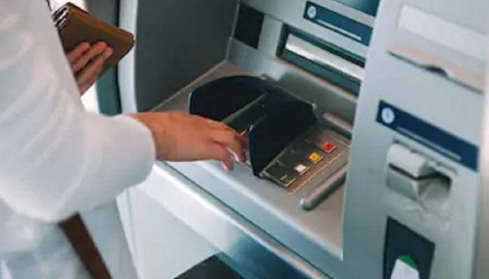Bank di Indonesia Ramai-Ramai Tutup ATM, Ini Penyebabnya