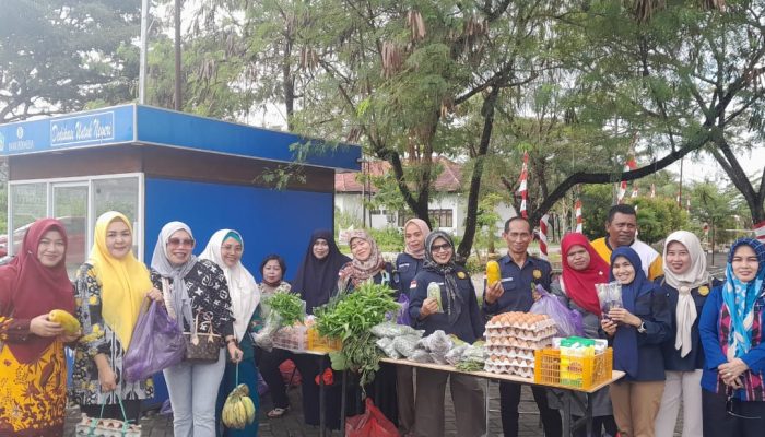 Rutin Gelar Pasar Tani, Dinas Pertanian Kota Kendari Ajak Masyarakat Belanja Sayuran Bebas Bahan Kimia