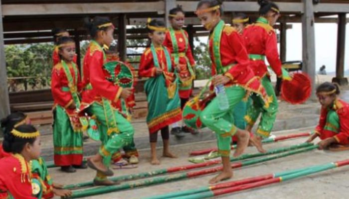 Tarian Asal Sultra ‘Lulo Alu’ Bersiap Pentas di Istana Negara Saat HUT RI