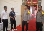 Ratusan Personel Kepolisian Siaga di KPU Kota Kendari Hari Pertama Pendaftaran Paslon