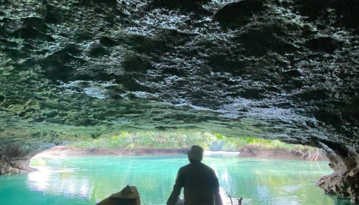 Menyusuri Keindahan Napabale, Danau Air Asin di Bawah Terowongan Alami