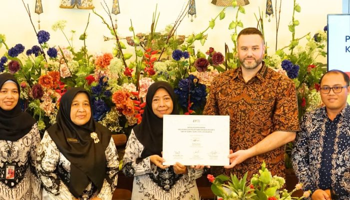EF Kids & Teens Resmikan Center ke-100, Dukung Visi Indonesia Emas 2045
