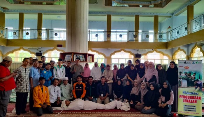DDV Sultra Gelar Pelatihan Pengurusan Jenazah ke Mahasiswa & Masyarakat di Masjid Babuttaqwa Kendari