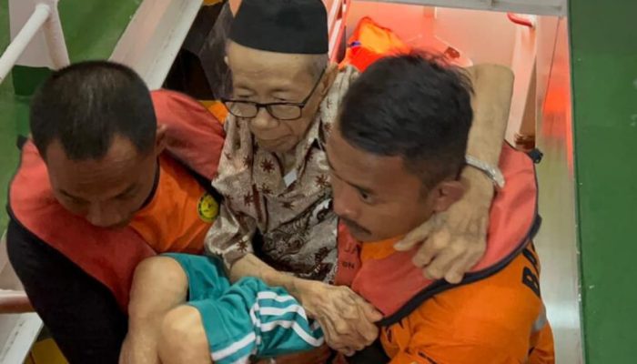 Tim SAR Gabungan Berhasil Evakuasi 127 Penumpang Kapal Usai Kandas di Perairan Wawonii 