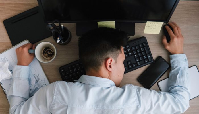 Waspada, Sering Mengantuk di Siang Hari Bisa Jadi Pertanda 5 Kondisi Ini