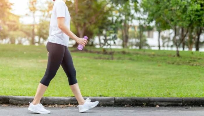 Aturan Jalan Kaki Pakai Metode 6-6-6, Diklaim Efektif Usir Lemak di Perut
