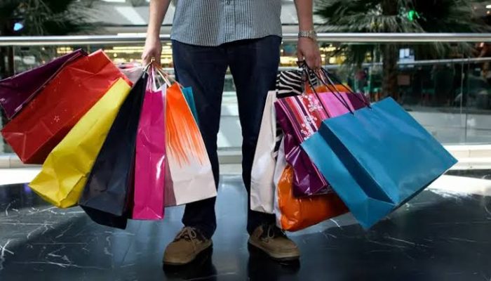 Gen Z-Milenial Diprediksi Miskin Imbas Tren Doom Spending