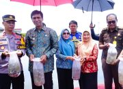 Ikhtiar Tangani Stunting, Pemda Kolut Sebar Benih Ikan