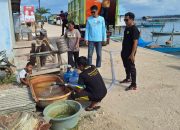 Respon Cepat Kekeringan di Desa Bajo Indah, Dinas Cipta Karya Suplai 4.800 Liter Air Bersih