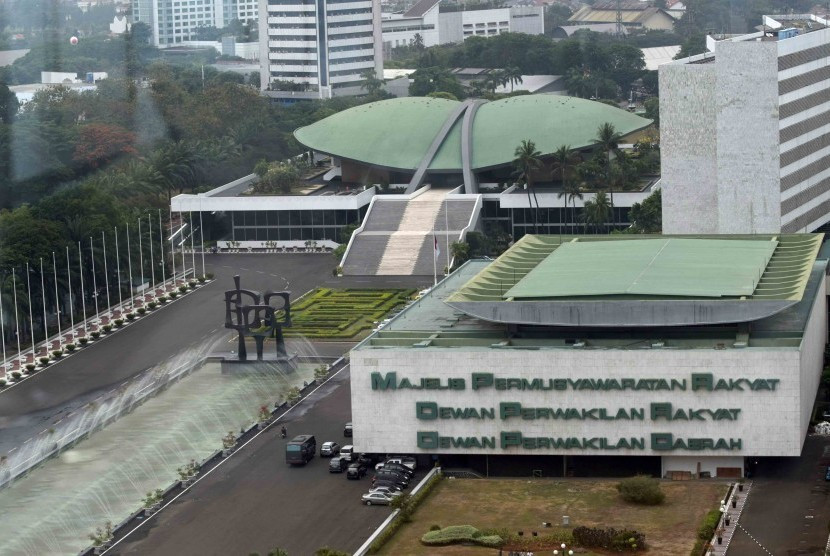 GEDUNG DPR RI