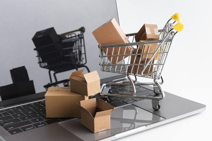 Beberapa contoh barang yang terkena PPN antara lain pakaian, tas, sepatu, pulsa telekomunikasi, sabun, alat elektronik, barang otomotif, perkakas, hingga kosmetik ppn