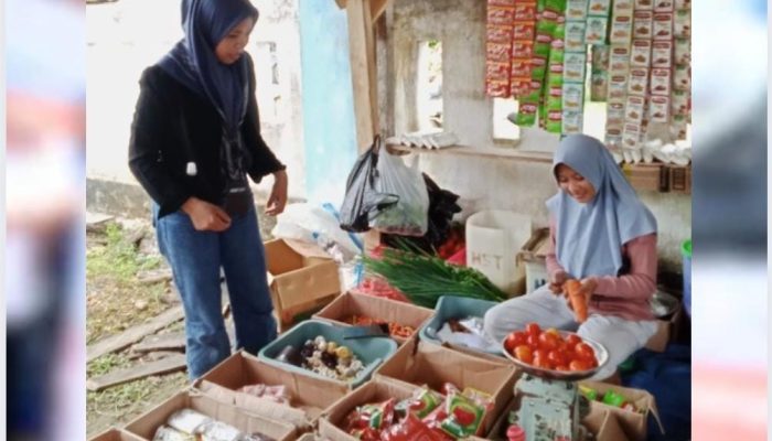 Potret Pedagang Emak-emak, Tulang Punggung Keluarga Mengais Rezeki di Pasar Tradisional Lawa