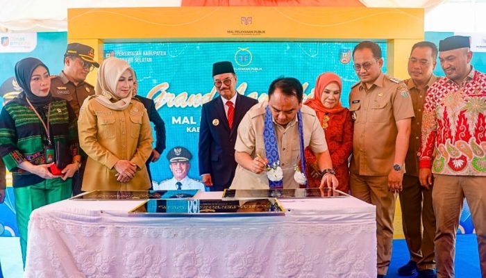 Resmikan Mal Pelayanan Publik Konsel, Pj Gubernur Minta 9 Kabupaten Bangun Fasilitas Serupa