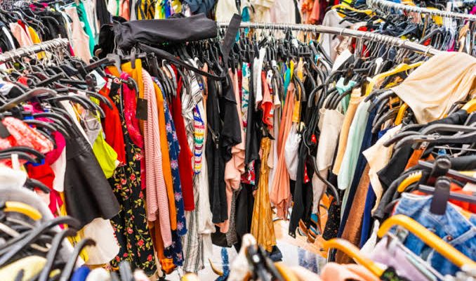 Mengenal Fast Fashion dan Dampak Negatifnya terhadap Lingkungan