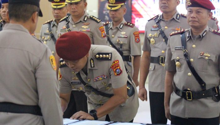 Kapolda Sultra Pimpin Sertijab Pejabat Utama dan Kapolres yang Dirotasi, Berikut Daftarnya