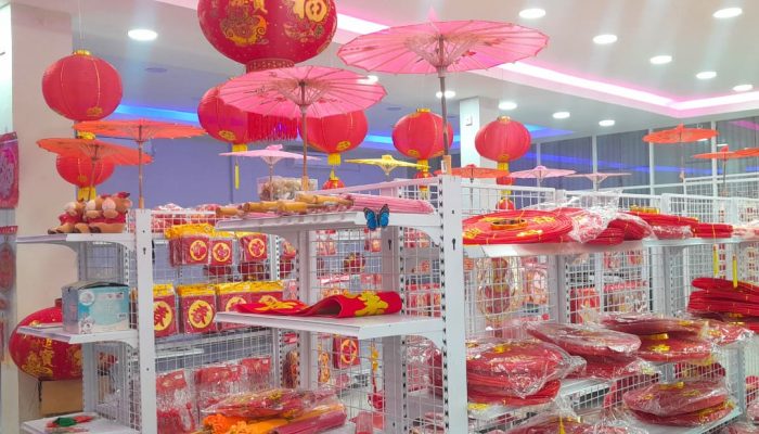 Berburu Pernak-Pernik Imlek di Toko Ceria Kendari, Ada Promo Cuan Diskon 10 Persen