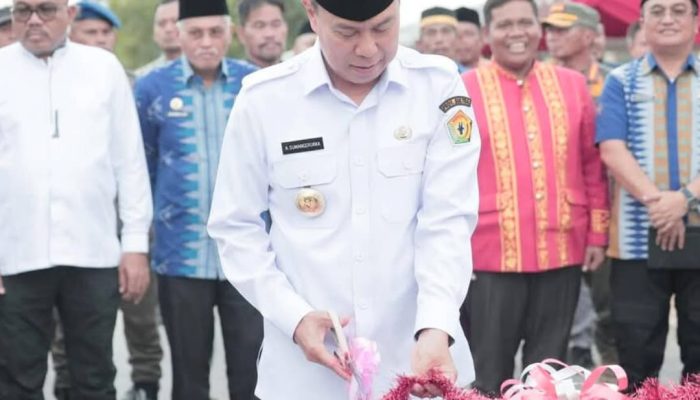 Gubernur Andi Sumangerukka Resmikan Gerbang Batas Koltim-Konawe