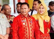 Bupati Darwin Salat Idulfitri di Lapangan Lailangga, Lanjut Open House Dengan Masyarakat