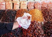 Jangan Tertipu, Begini Cara Memilih Kurma Bagus Tanpa Tambahan Gula