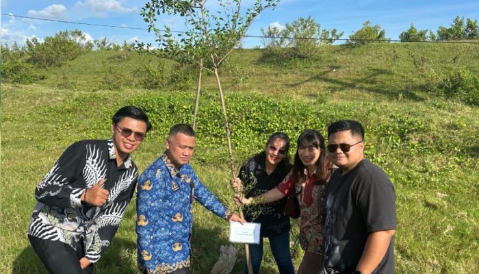 Peringati Hari Pohon Nasional, Astra Motor Sulsel – DLH Makassar Aksi Penanaman Pohon