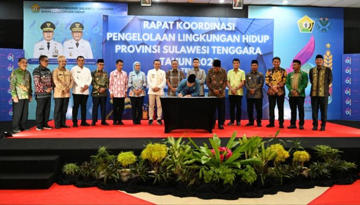Bupati dan Wali Kota se-Sultra Teken MoU Bersama Pelaku Usaha, Dukung Akselerasi Pengelolaan Sampah Domestik