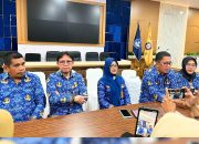 Suksesi Pemilihan Rektor UHO Resmi Dimulai, Prof. Ruslin Jadi Pendaftar Pertama