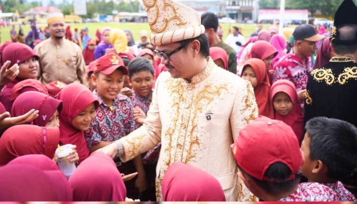 Hardiknas 2025, Bupati Abd Azis Tegaskan Komitmen Pendidikan Berkualitas untuk Semua