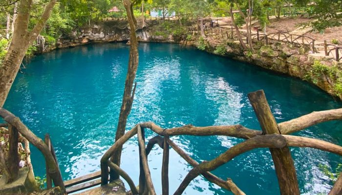 Menikmati Pesona Biru Tosca Danau Moko di Kabupaten Muna yang Dihuni Penyu Tua