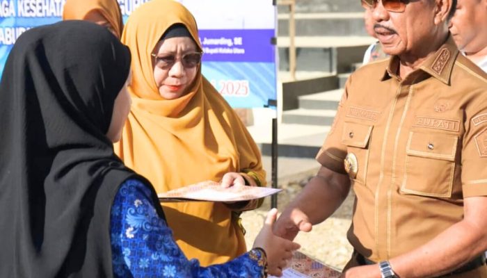 Senyum Sumringah 120 PPPK Kolut, Kantongi SK Resmi Dari Bupati Nur Rahman