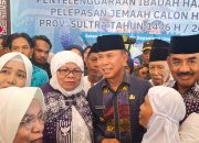 Gubernur ASR Bagikan Uang Saku ke Jemaah Calon Haji Sultra: Lansia Rp1,5 Juta, Umum Rp1 Juta