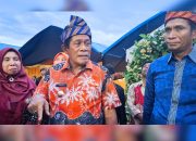 Salut Acara Perpisahan Dikemas Sederhana, Hugua Guyur Bantuan Rp2,5 Miliar Untuk SMA 2 Kendari