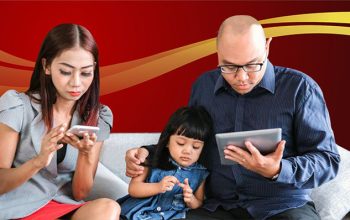 Orang Tua Sering Main Gadget di Dekat Anak