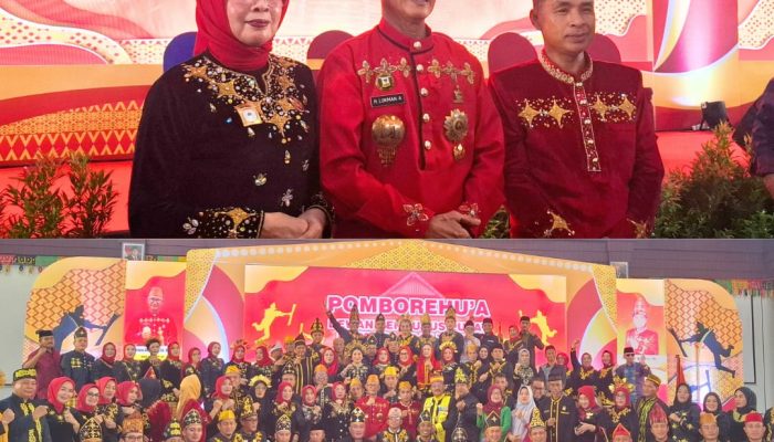 Lukman Abunawas Resmi Nakhodai LAT Sultra: Komitmen Jaga Budaya Tolaki, Dukung Kinerja ASR-Hugua