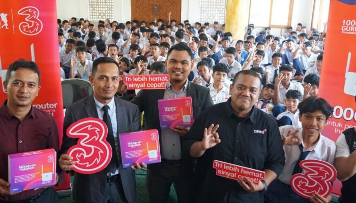 Tri & 1.000 Guru Foundation Buka Akses Digital di Pelosok Negeri
