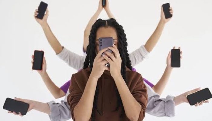 DPR Usul Warga RI Dilarang Punya Second Account Media Sosial