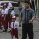 Ayah Antar Anak ke Sekolah