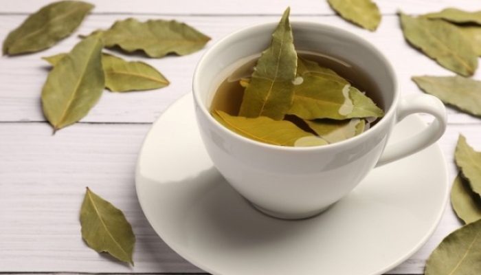 Awas, Sembarang Minum Air Rebusan Daun Bisa Bikin Ginjal Rusak