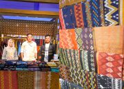 Kembali Mejeng di Pameran KKI, BI Sultra Gandeng Desainer Nasional Promosi Wastra Muna dan Buton Tengah