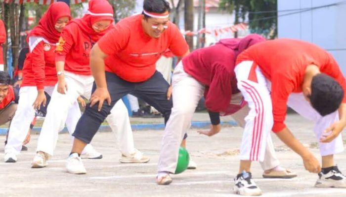 Diskominfo Sultra Helat Lomba Unik Meriahkan HUT ke-80 RI