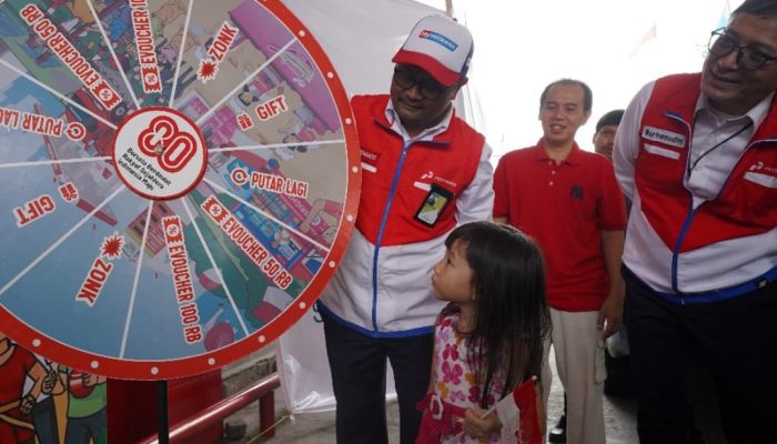 Pertamina Patra Niaga Sulawesi Rayakan Kemerdekaan Bersama Pelanggan di SPBU