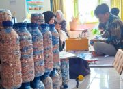 Inovasi BI – DLH Sultra: Daur Ulang Limbah Racik Uang Kertas Jadi Furniture Ecobrick Ramah Lingkungan