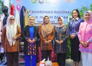 Ketua Dekranasda Sultra Sambangi Stand Dekranasda Koltim Saat Rakornas PHD