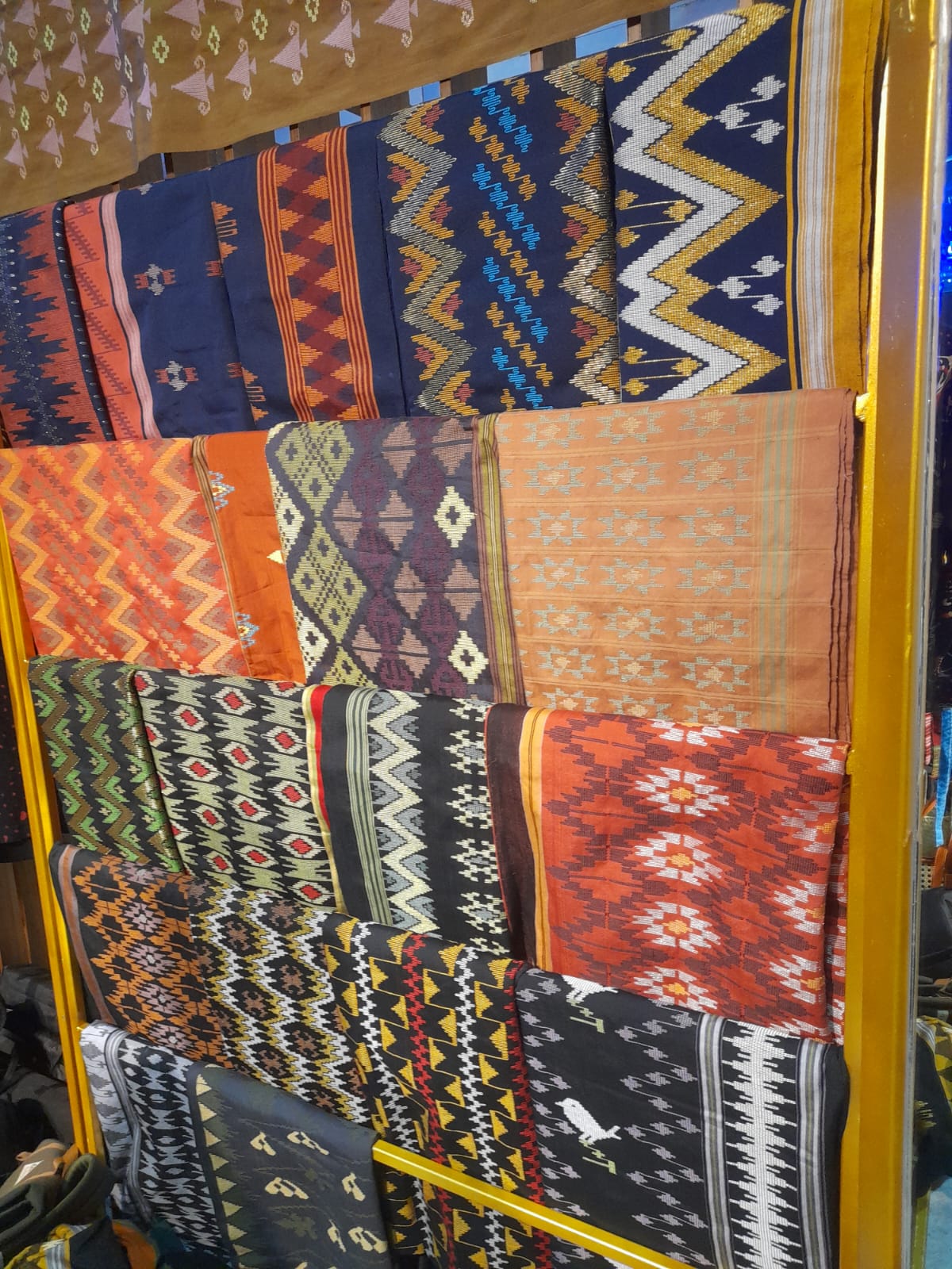 Ketgam : Ragam motif tenun Sultra.