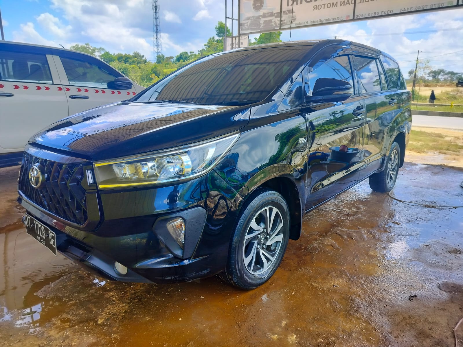 Toyota Innova koleksi mobil di Gemilang Mandiri Rental Mobil Kendari.