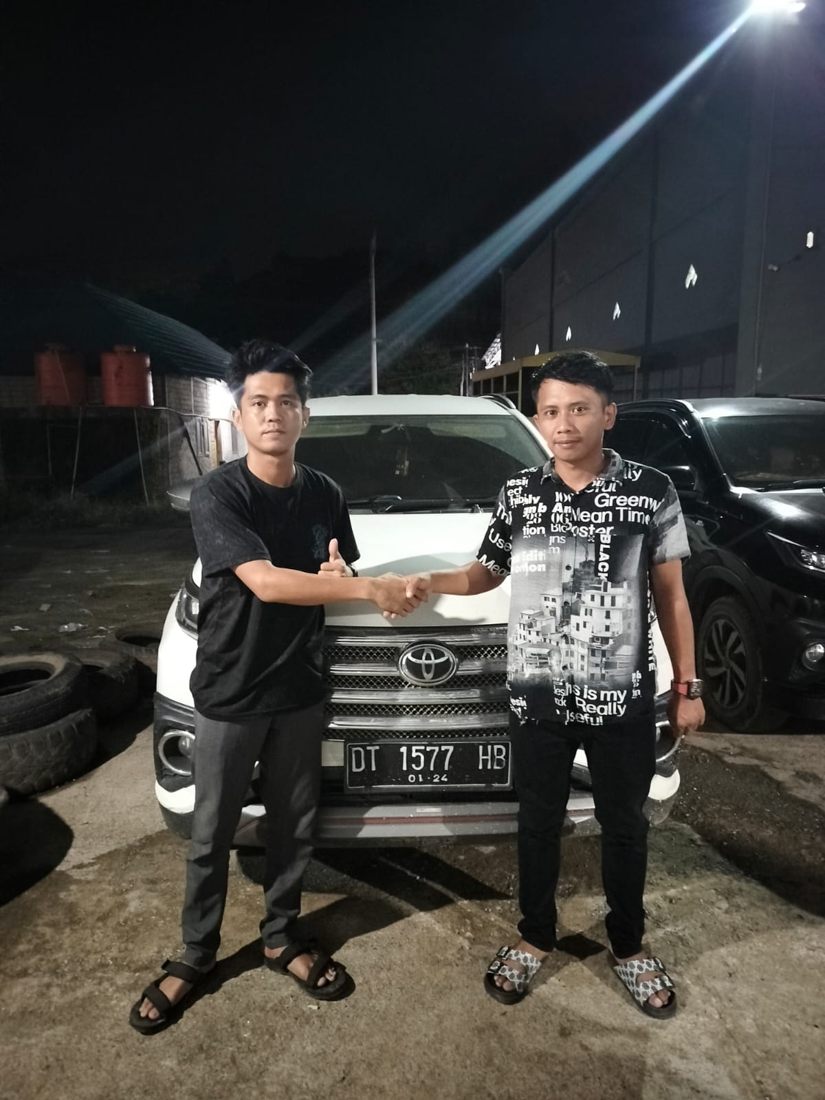 Owner Gemilang Mandiri Rental Mobil Kendari, Erik.