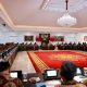 Presiden Prabowo Subianto memimpin rapat.