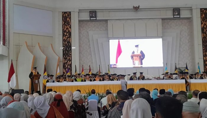 Profesor UHO Bertambah, Delapan Guru Besar Resmi Dikukuhkan Hari ini