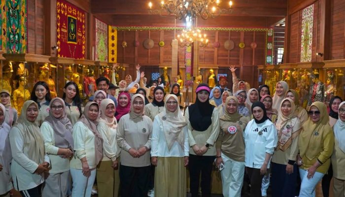 Koltim Partisipasi di Rakernas Dekranas 2025, Ikut Kunjungan ke Anjungan Sultra di TMII